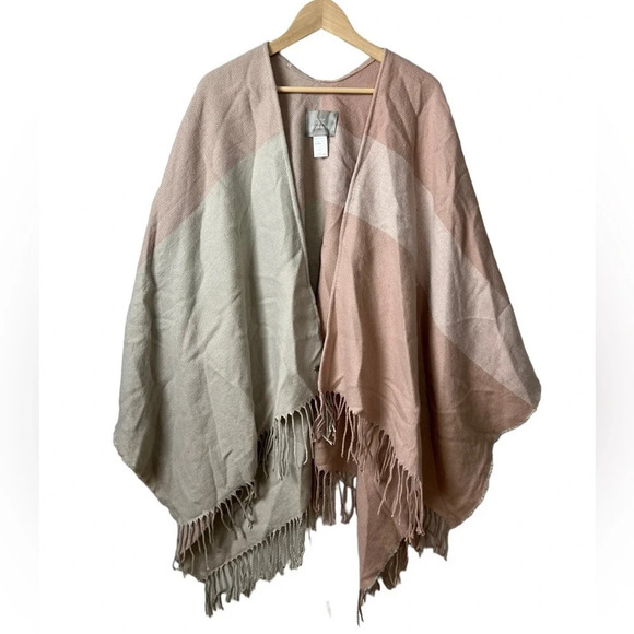 Soia & Kyo • Light Pink & Cream Colorblocked Open Poncho W/ Scarf Hem OS - Picture 4 of 8